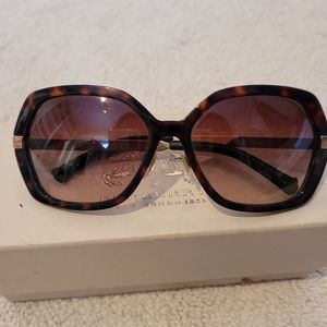 Auth Burberry Sunglasses